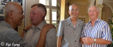 Balrl jobbra: Radeczki Gyrgy s Bakos Imre knai bartjukkal, Chen Zhiliu volt nagykvettel 2012-ben a Gyry kastlyban