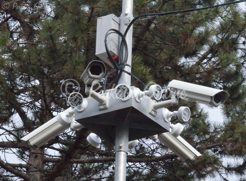A trfigyel rendszer kameri a kastly eltt (fot: Vigh Gyrgy)