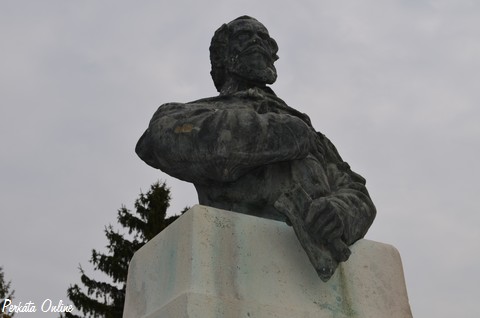 Vigh Gyrgy kpe a perktai Kossuth-szoborrl