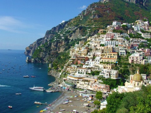 Patai Merci: lomhtvge az Amalfi-parton