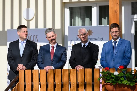 Fideszes politikusok a hivatalos dnts eltt kihirdettk, kik nyerik az EU-s pnzeket
